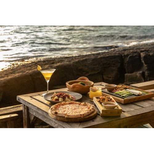 Ẩm thực và cocktail đặc trưng